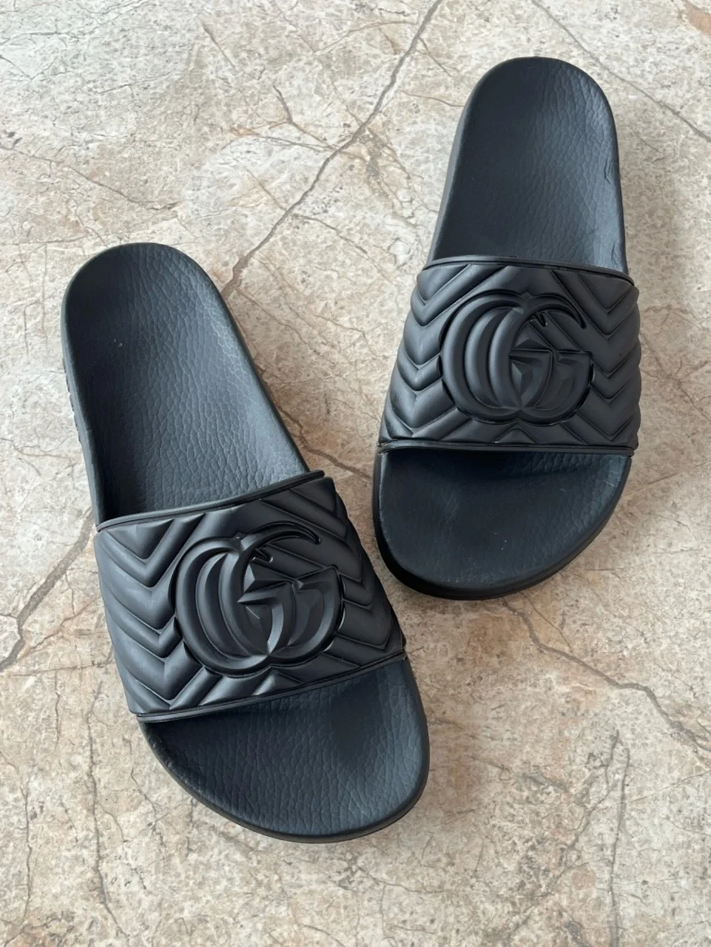 Gucci GG Marmont Matelassé Black Rubber Slides Designer Luxury Pool Sandals